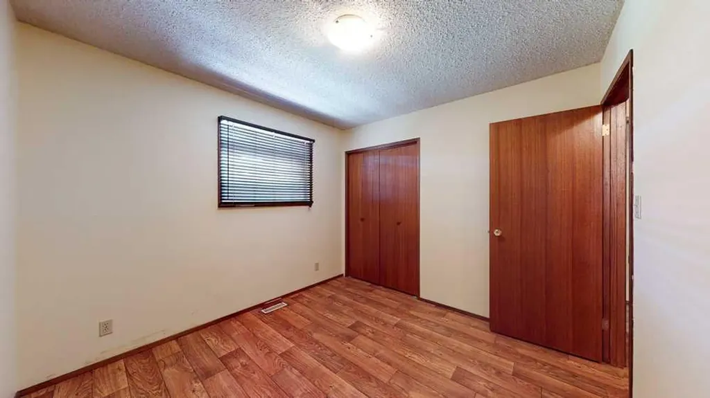 2120 11 Avenue NE Medicine Hat AB T1C 1K9