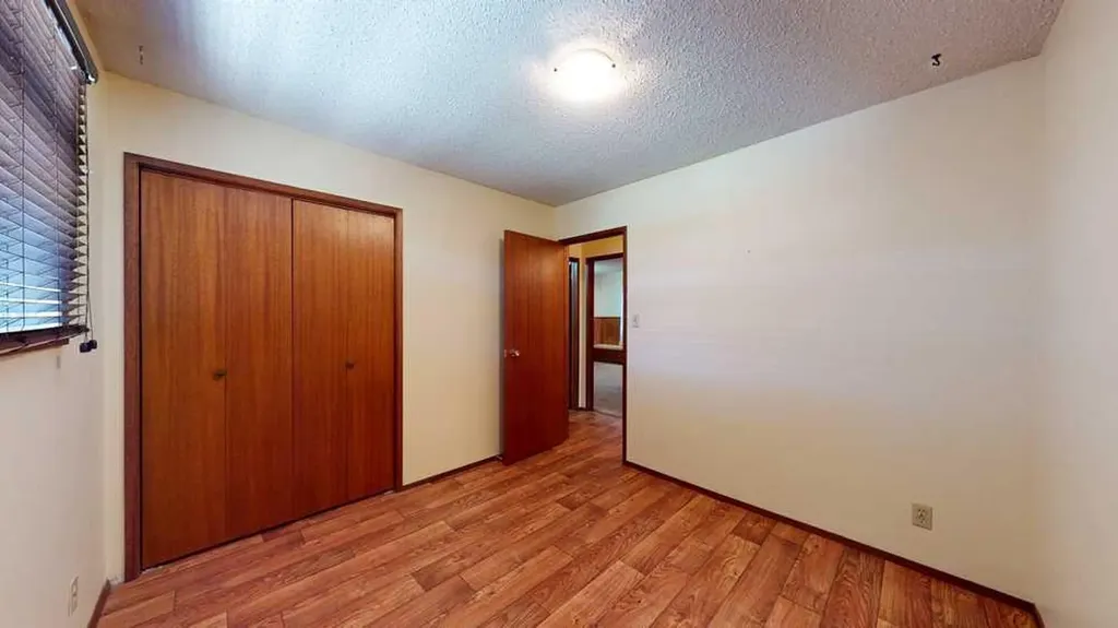 2120 11 Avenue NE Medicine Hat AB T1C 1K9