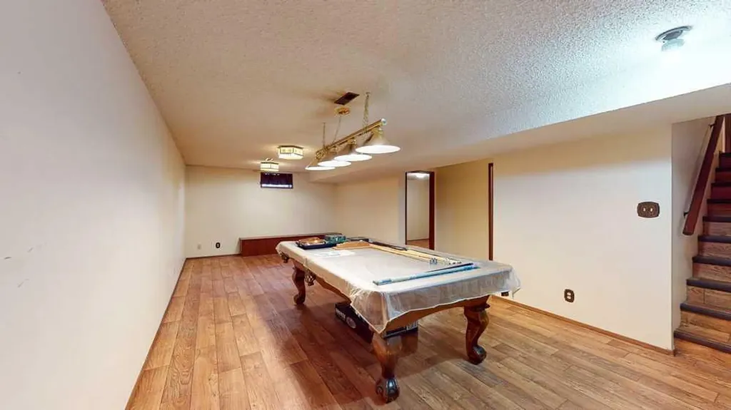 2120 11 Avenue NE Medicine Hat AB T1C 1K9
