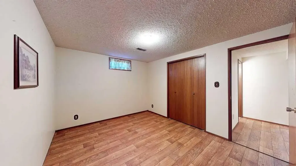 2120 11 Avenue NE Medicine Hat AB T1C 1K9