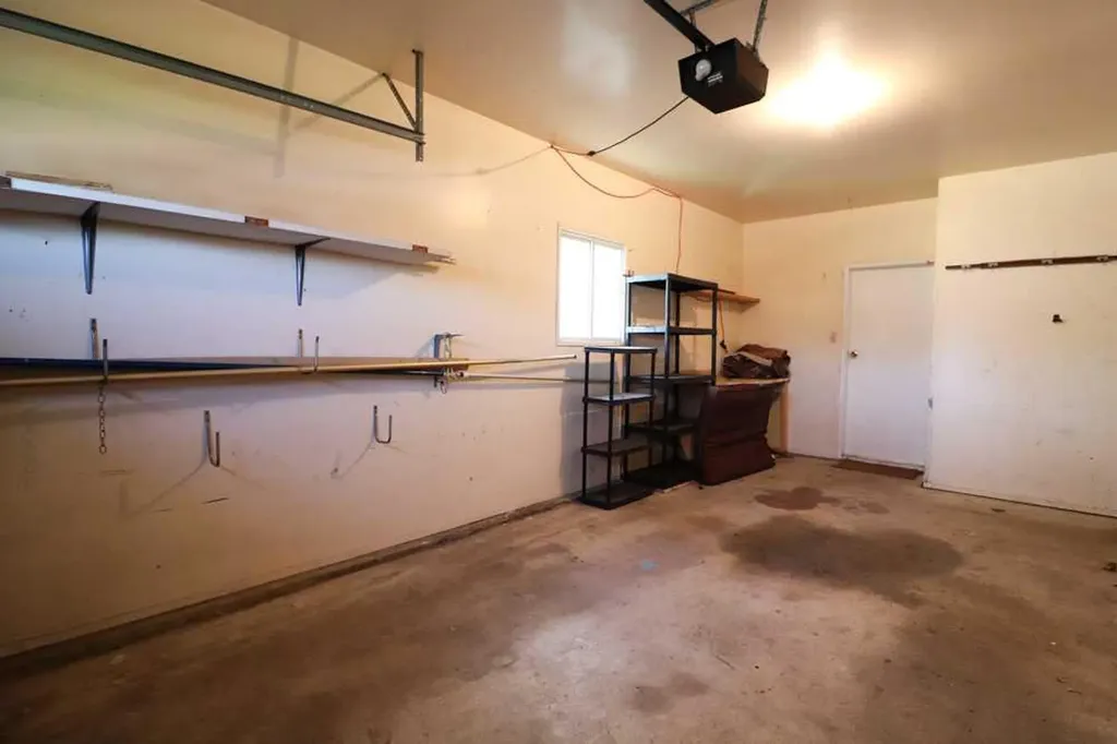 2120 11 Avenue NE Medicine Hat AB T1C 1K9
