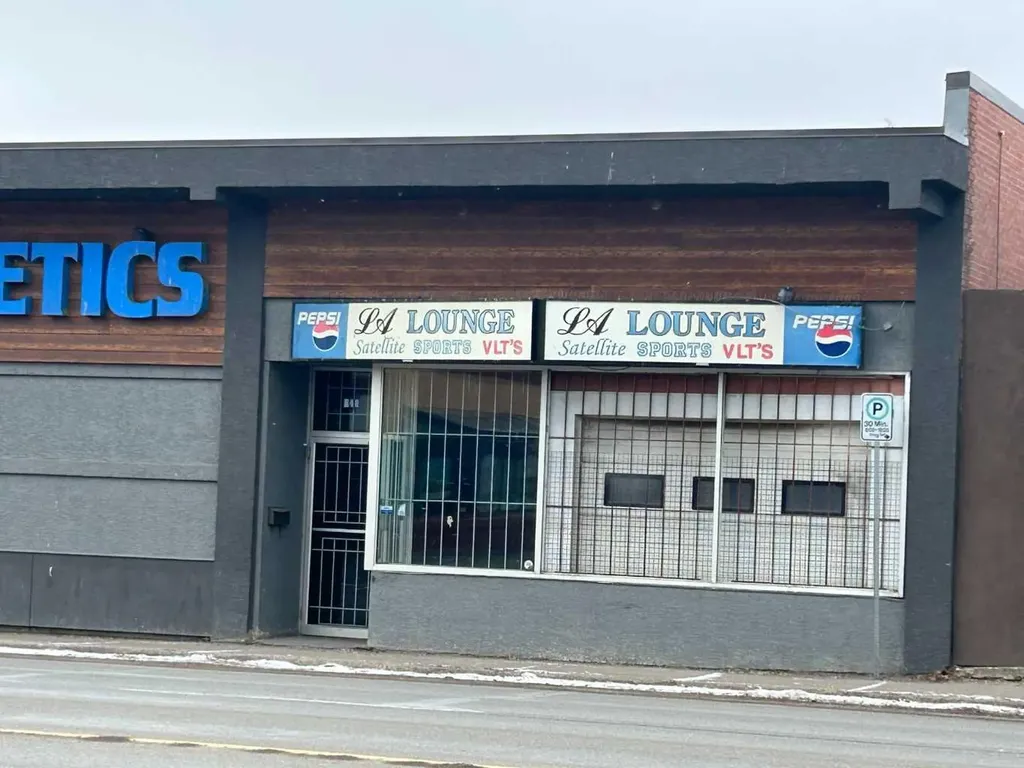 542 13 Street N Lethbridge AB T1H 2S4