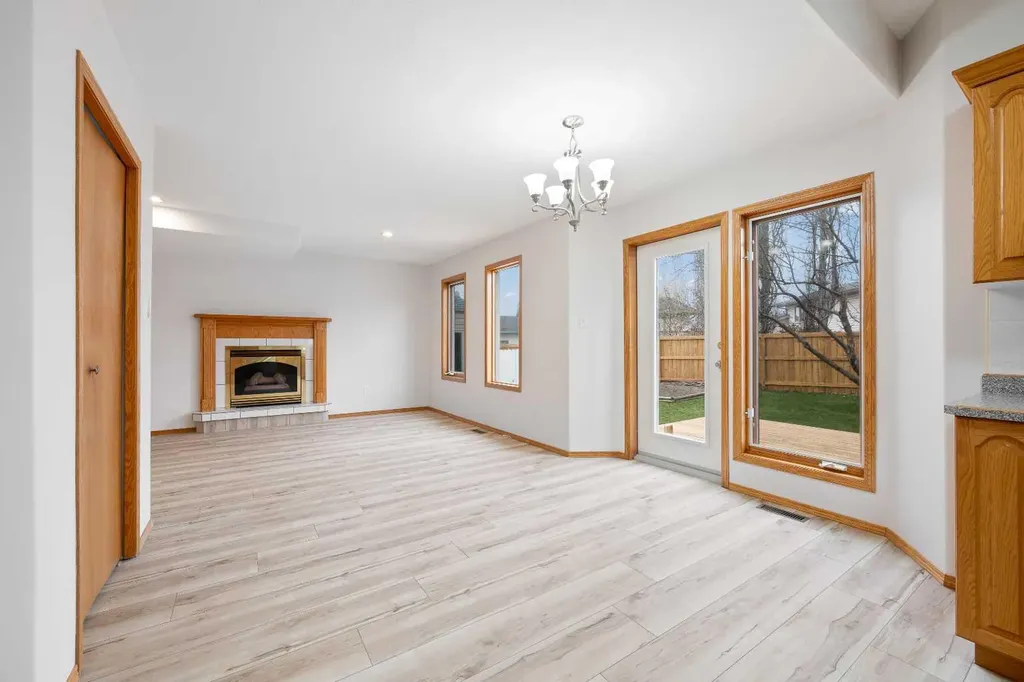 4006 59 Avenue Close Lloydminster AB T9V 2R9
