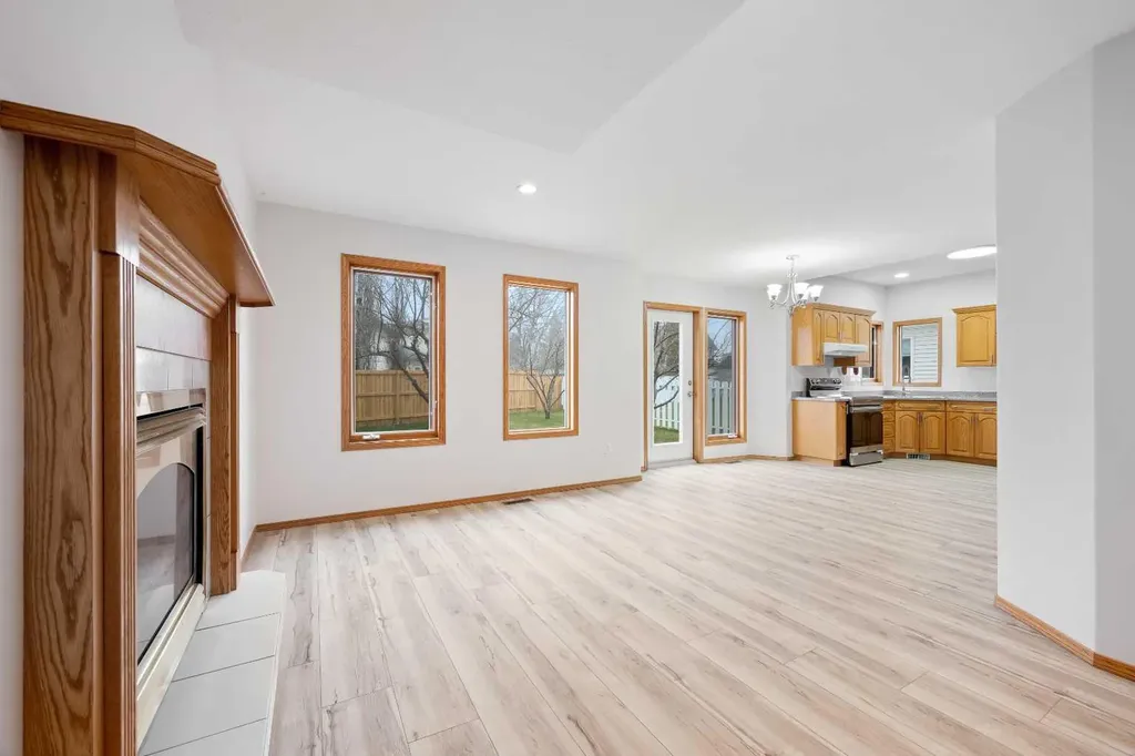 4006 59 Avenue Close Lloydminster AB T9V 2R9