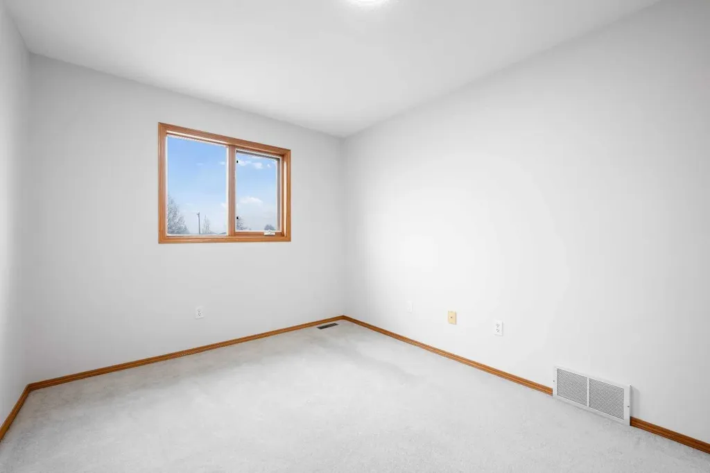 4006 59 Avenue Close Lloydminster AB T9V 2R9