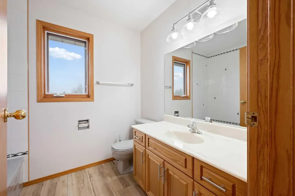 4006 59 Avenue Close Lloydminster AB T9V 2R9