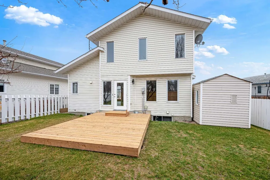 4006 59 Avenue Close Lloydminster AB T9V 2R9