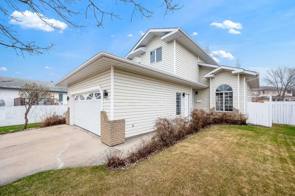 4006 59 Avenue Close Lloydminster AB T9V 2R9