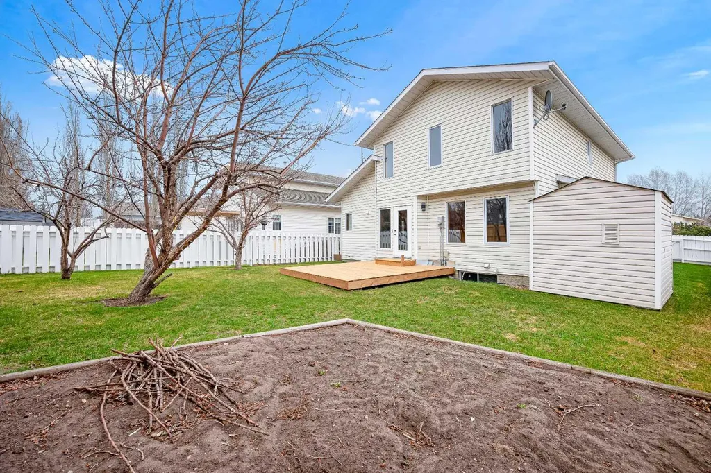 4006 59 Avenue Close Lloydminster AB T9V 2R9
