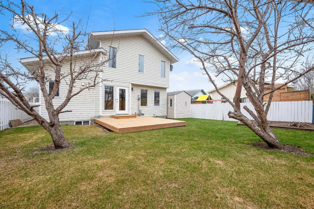 4006 59 Avenue Close Lloydminster AB T9V 2R9