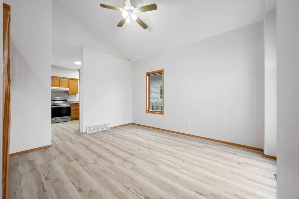 4006 59 Avenue Close Lloydminster AB T9V 2R9