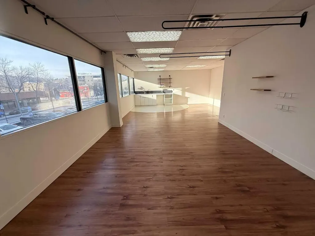 1330 15 Avenue SW Calgary AB T3C 3N6