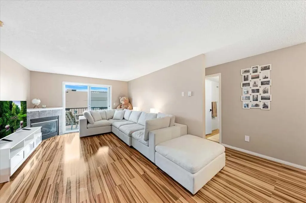 4975 130 Avenue SE Calgary AB T2Z 4M5