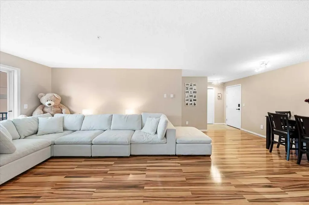 4975 130 Avenue SE Calgary AB T2Z 4M5