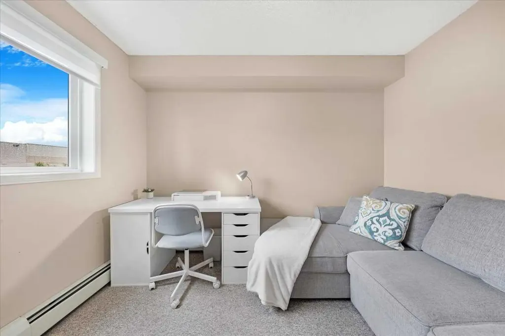 4975 130 Avenue SE Calgary AB T2Z 4M5