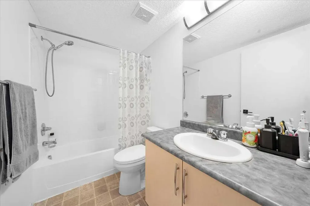 4975 130 Avenue SE Calgary AB T2Z 4M5
