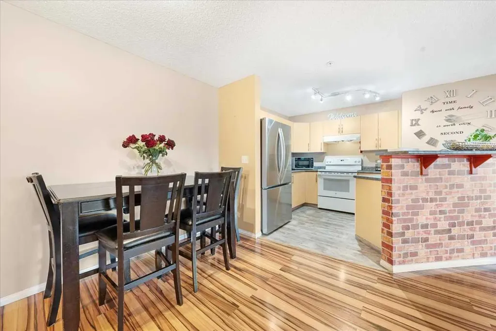 4975 130 Avenue SE Calgary AB T2Z 4M5