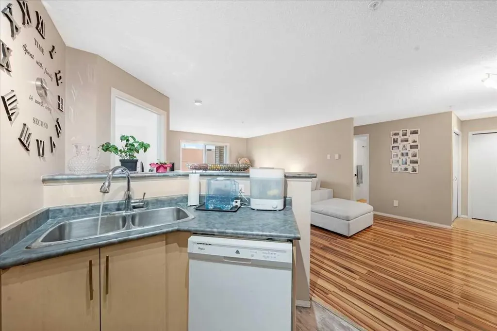 4975 130 Avenue SE Calgary AB T2Z 4M5
