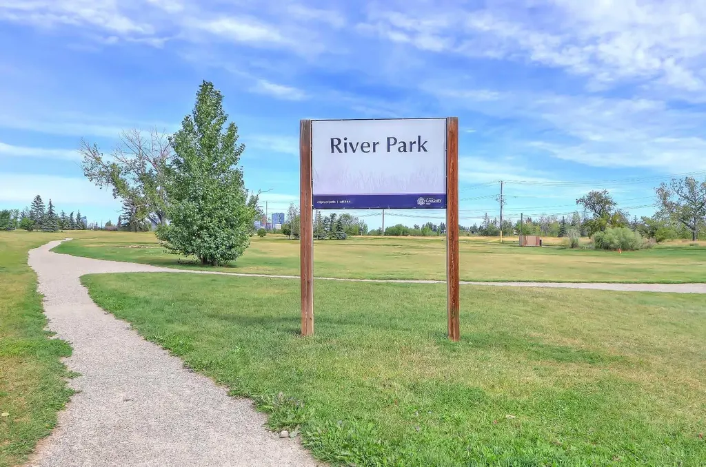 5011 21 Street SW Calgary AB T2T 5B9