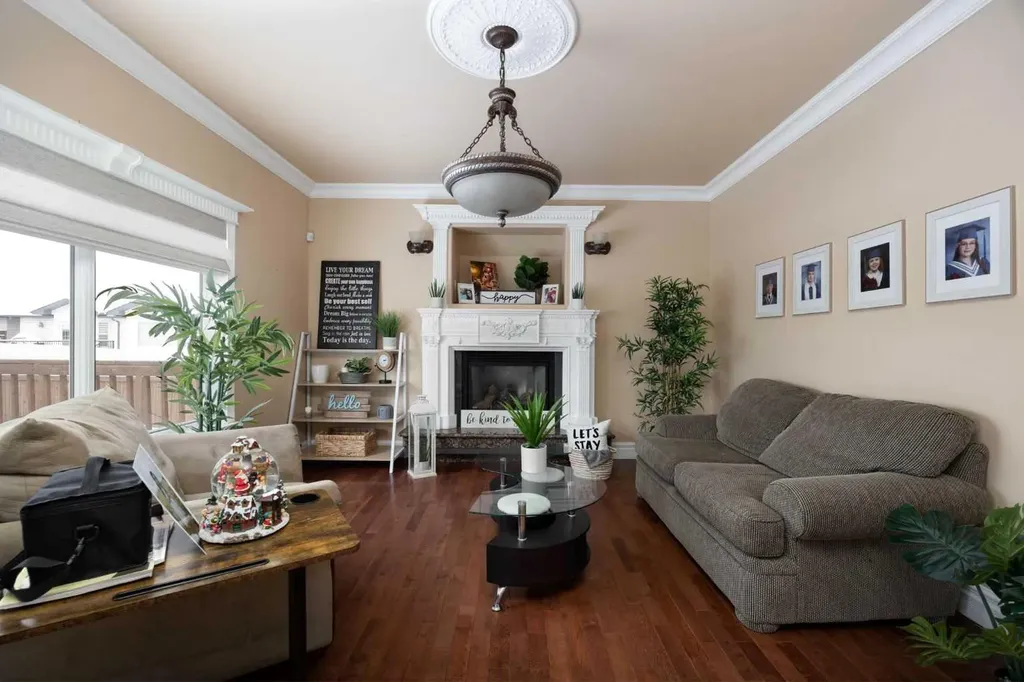 158 Pickles Crescent Fort Mcmurray AB T9K 2T7