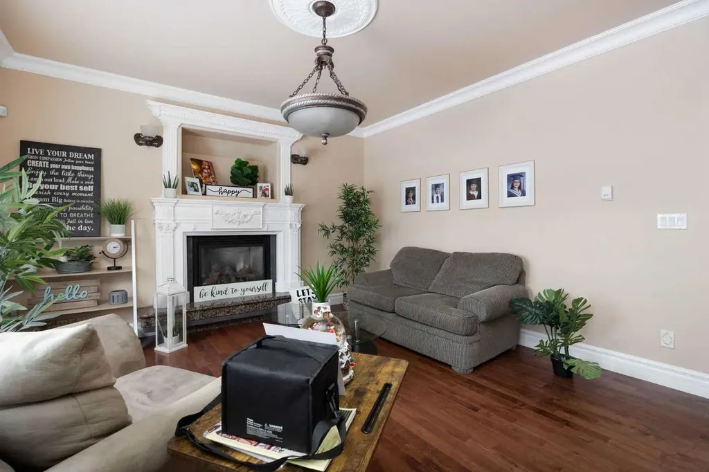 158 Pickles Crescent Fort Mcmurray AB T9K 2T7