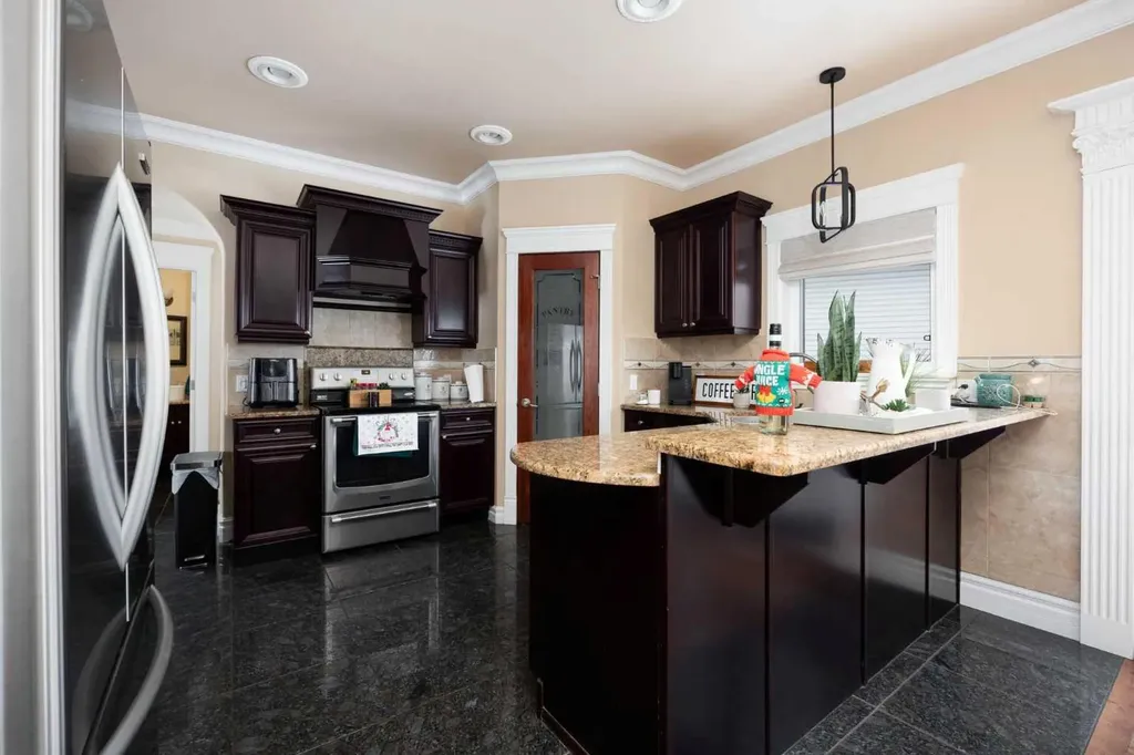 158 Pickles Crescent Fort Mcmurray AB T9K 2T7