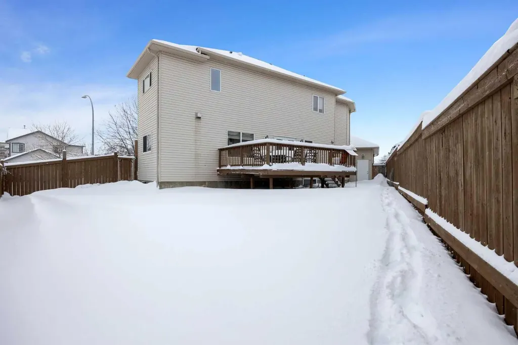 158 Pickles Crescent Fort Mcmurray AB T9K 2T7