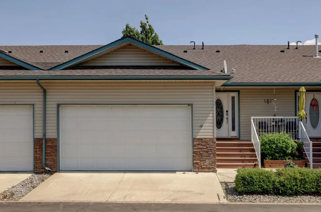 12 Garden Way Drumheller AB T0J 0Y5