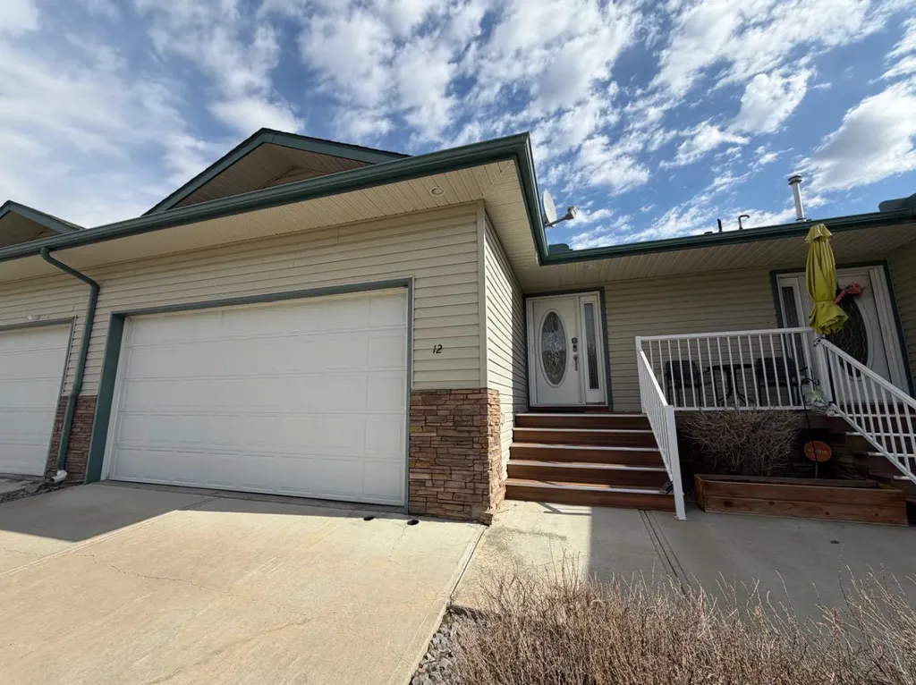 12 Garden Way Drumheller AB T0J 0Y5