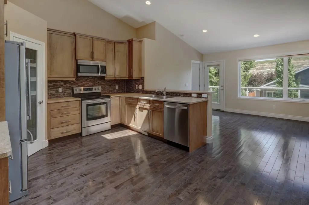 12 Garden Way Drumheller AB T0J 0Y5