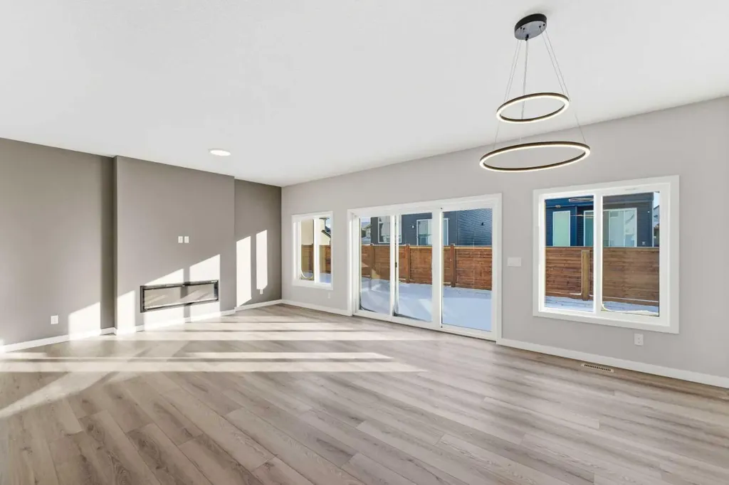 921 Chinook Winds Meadow SW Airdrie AB T4B 0R7