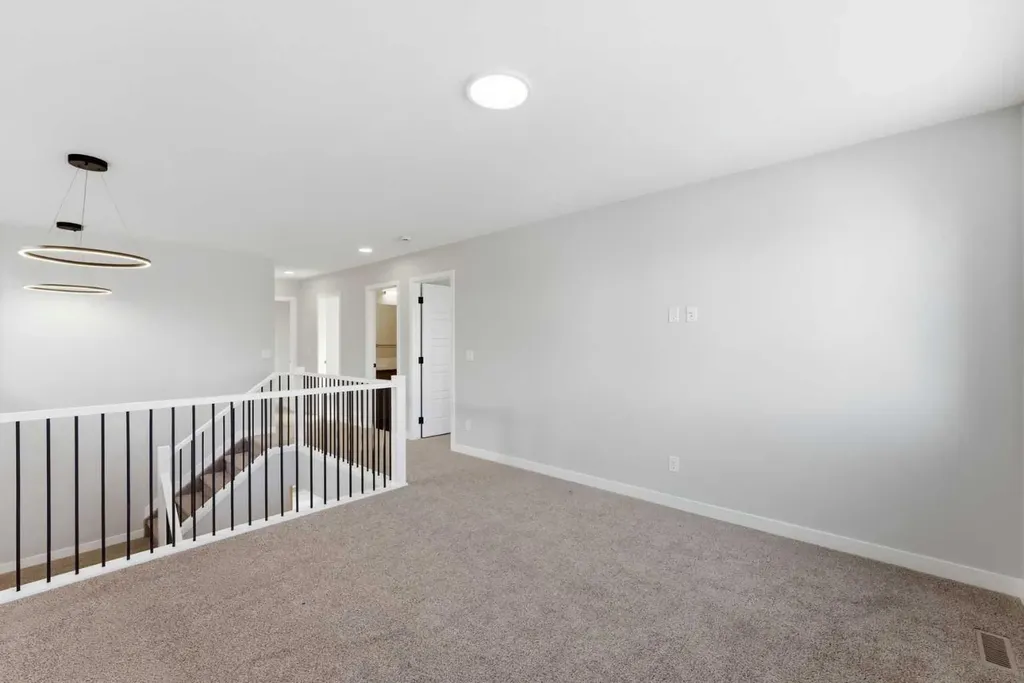 921 Chinook Winds Meadow SW Airdrie AB T4B 0R7