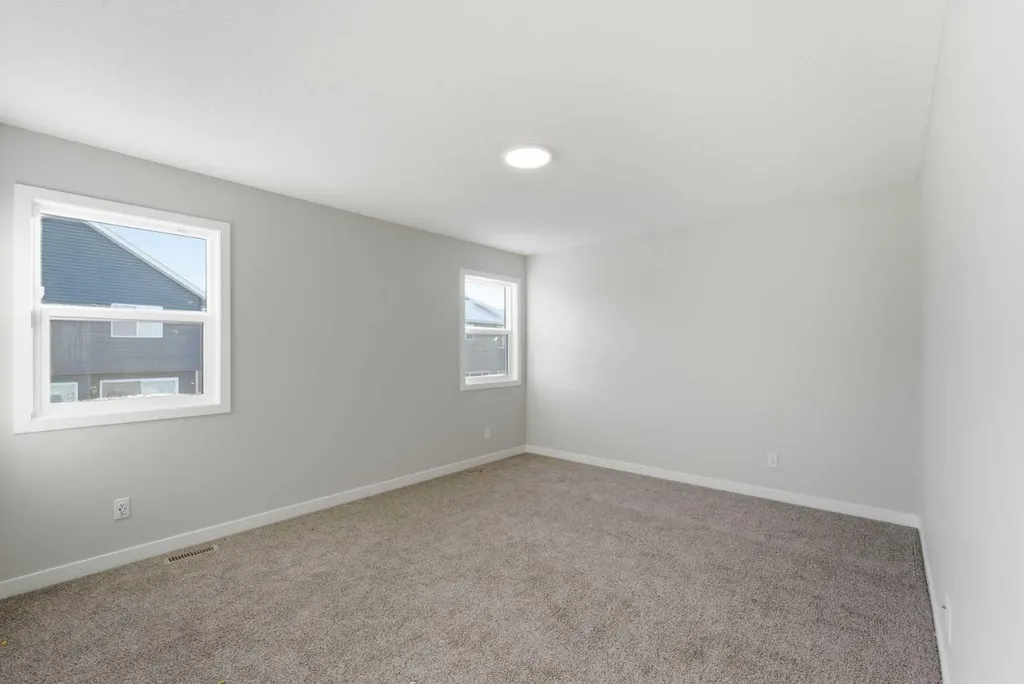 921 Chinook Winds Meadow SW Airdrie AB T4B 5P8