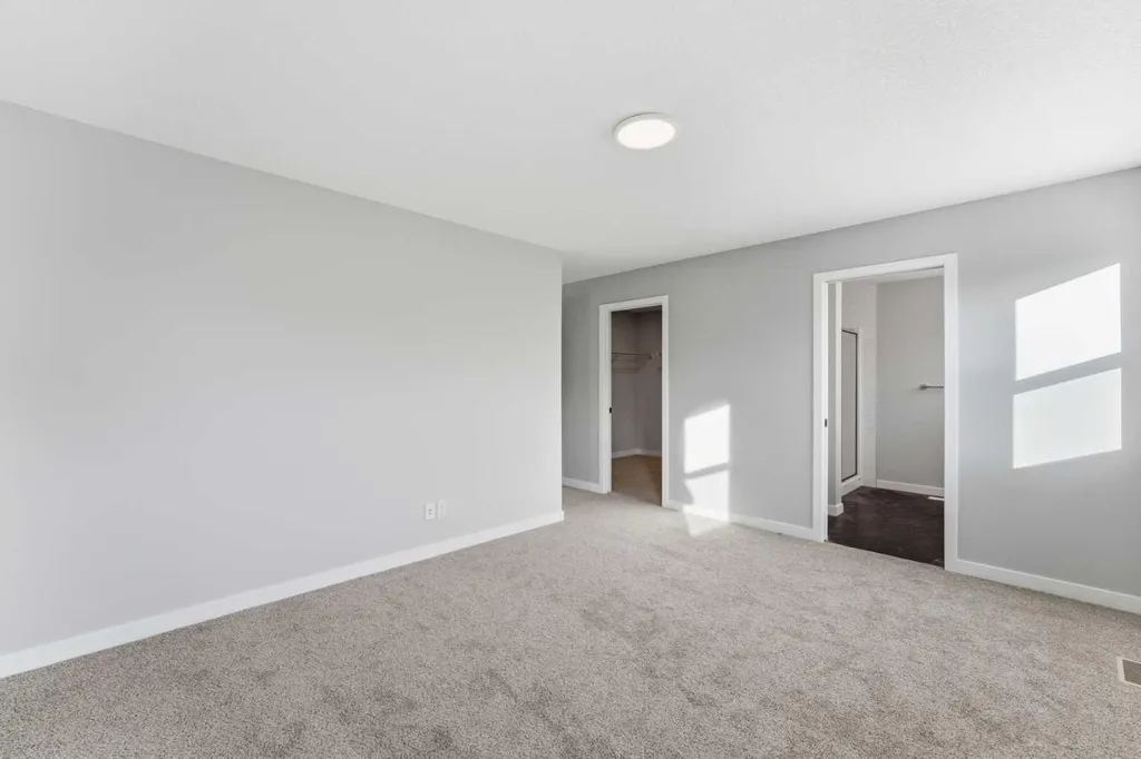 921 Chinook Winds Meadow SW Airdrie AB T4B 5P8
