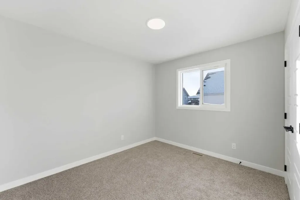 921 Chinook Winds Meadow SW Airdrie AB T4B 0R7