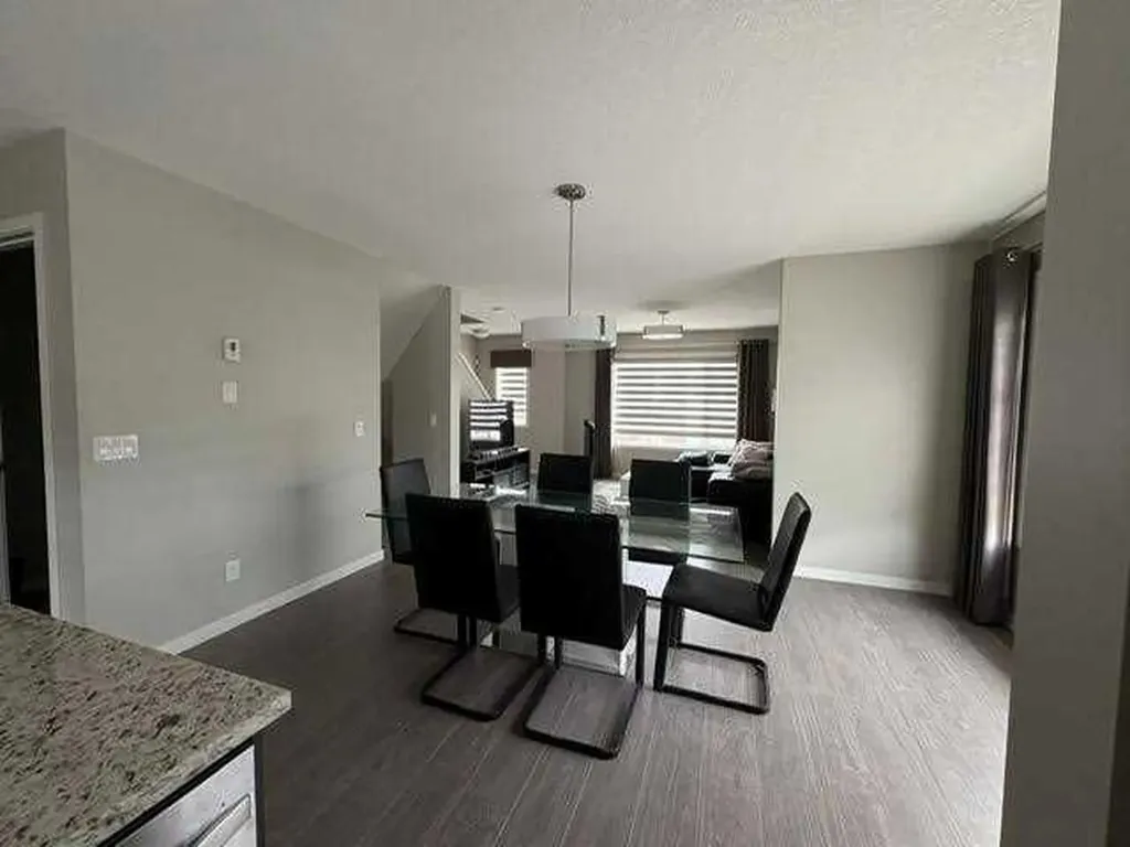 202 Evansridge Park NW Calgary AB T3P0N7