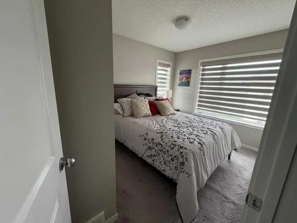 202 Evansridge Park NW Calgary AB T3P0N7