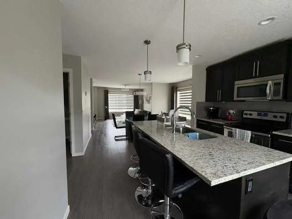 202 Evansridge Park NW Calgary AB T3P0N7