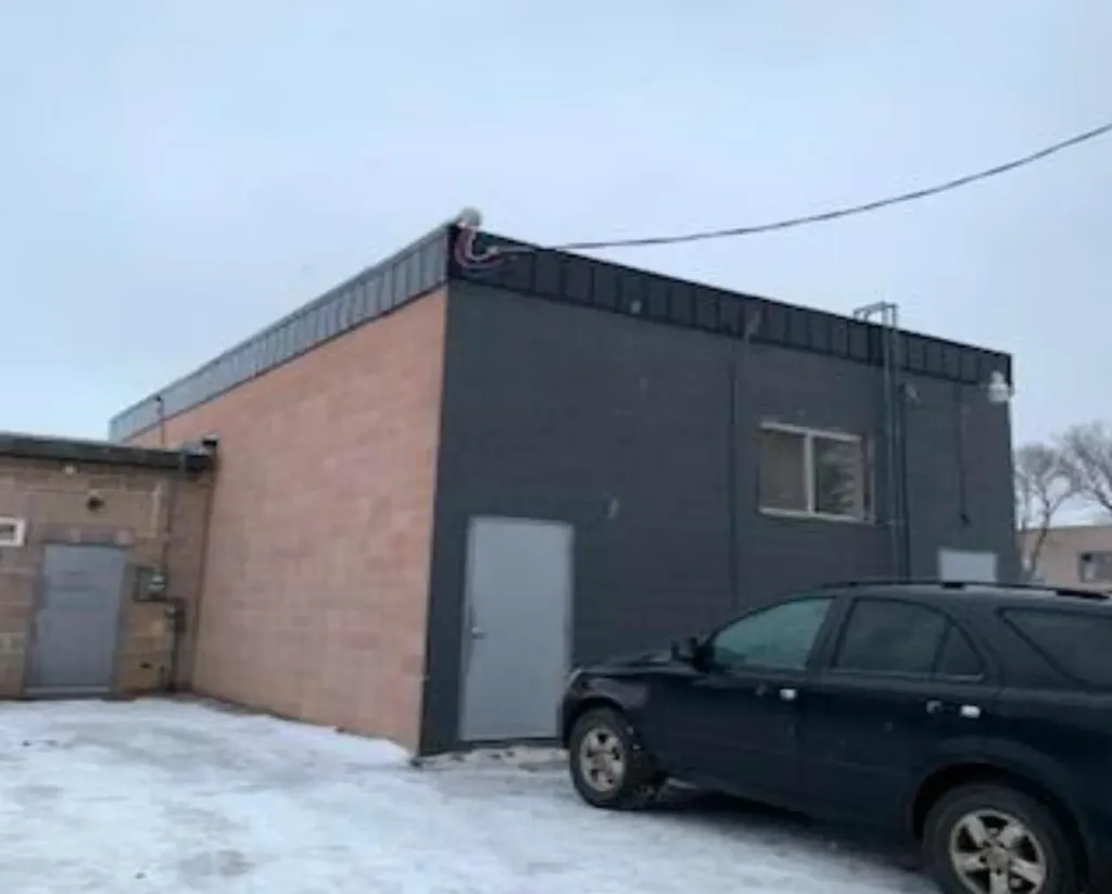 406 13 Street N Lethbridge AB T1H 2S2