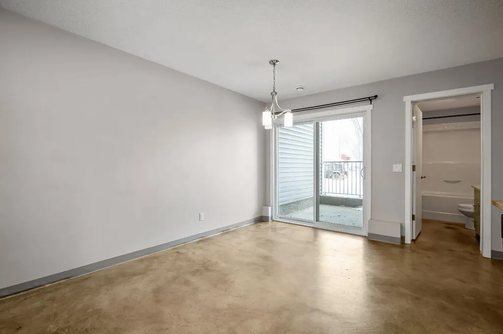 204 6 Avenue Strathmore AB T1P 1S3