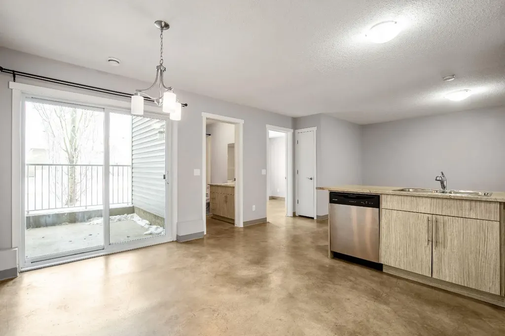 204 6 Avenue Strathmore AB T1P 1S3