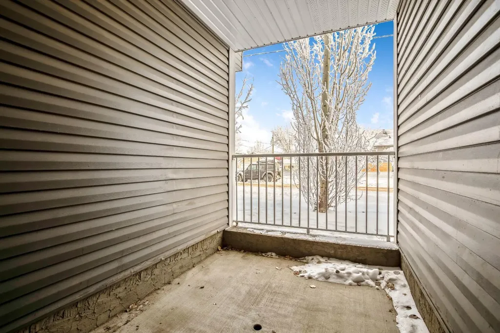 204 6 Avenue Strathmore AB T1P 1S3