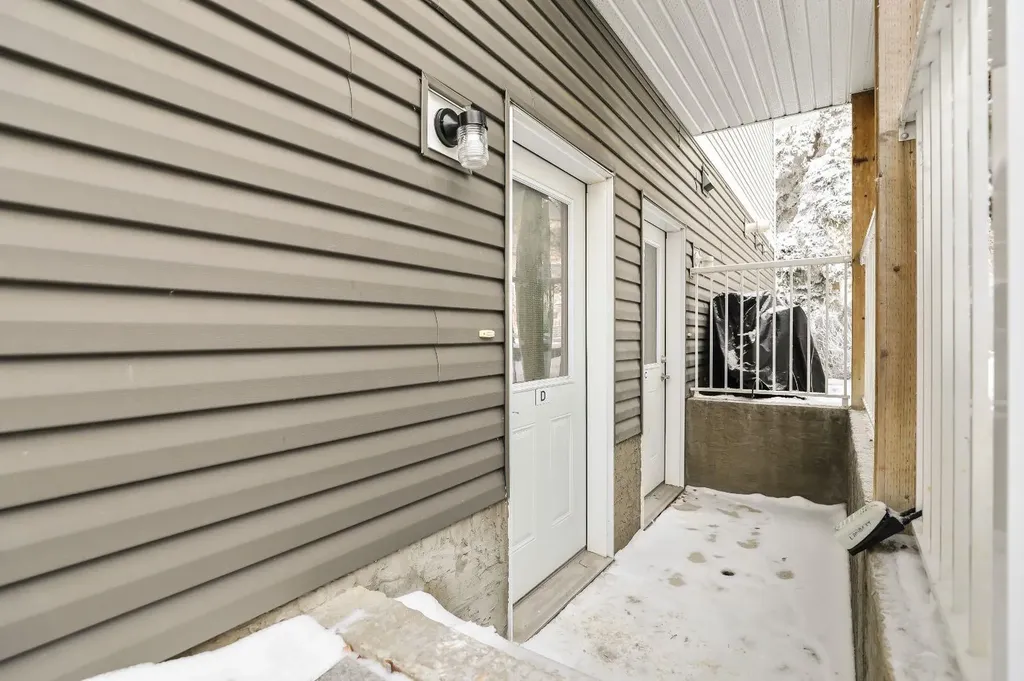 204 6 Avenue Strathmore AB T1P 1S3