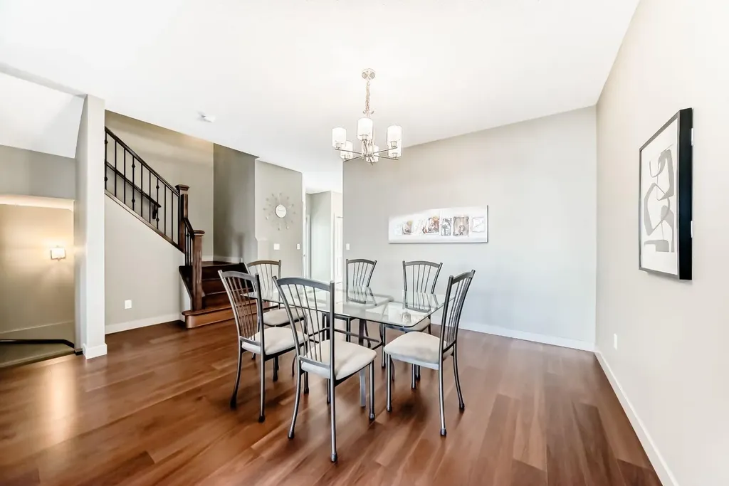 12 Cougar Ridge Landing SW Calgary AB T3H 0X8
