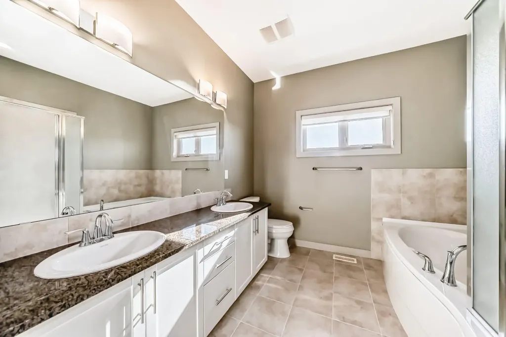 12 Cougar Ridge Landing SW Calgary AB T3H 0X8