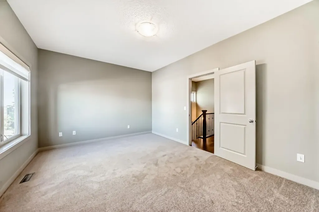 12 Cougar Ridge Landing SW Calgary AB T3H 0X8