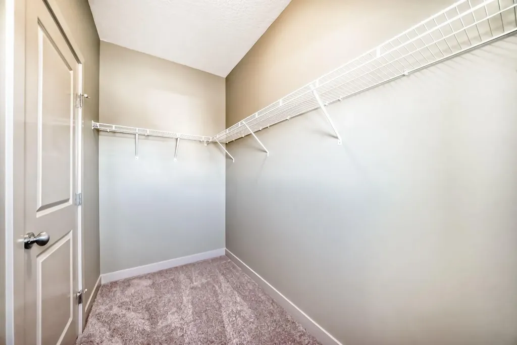 12 Cougar Ridge Landing SW Calgary AB T3H 0X8