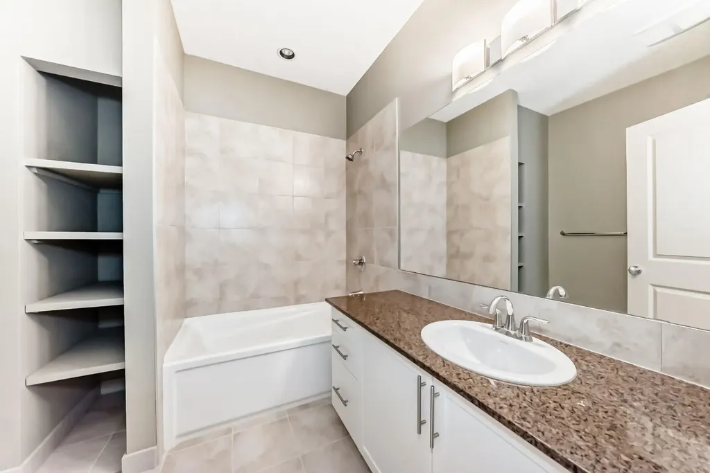 12 Cougar Ridge Landing SW Calgary AB T3H 0X8