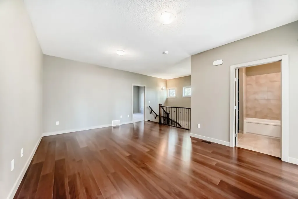 12 Cougar Ridge Landing SW Calgary AB T3H 0X8