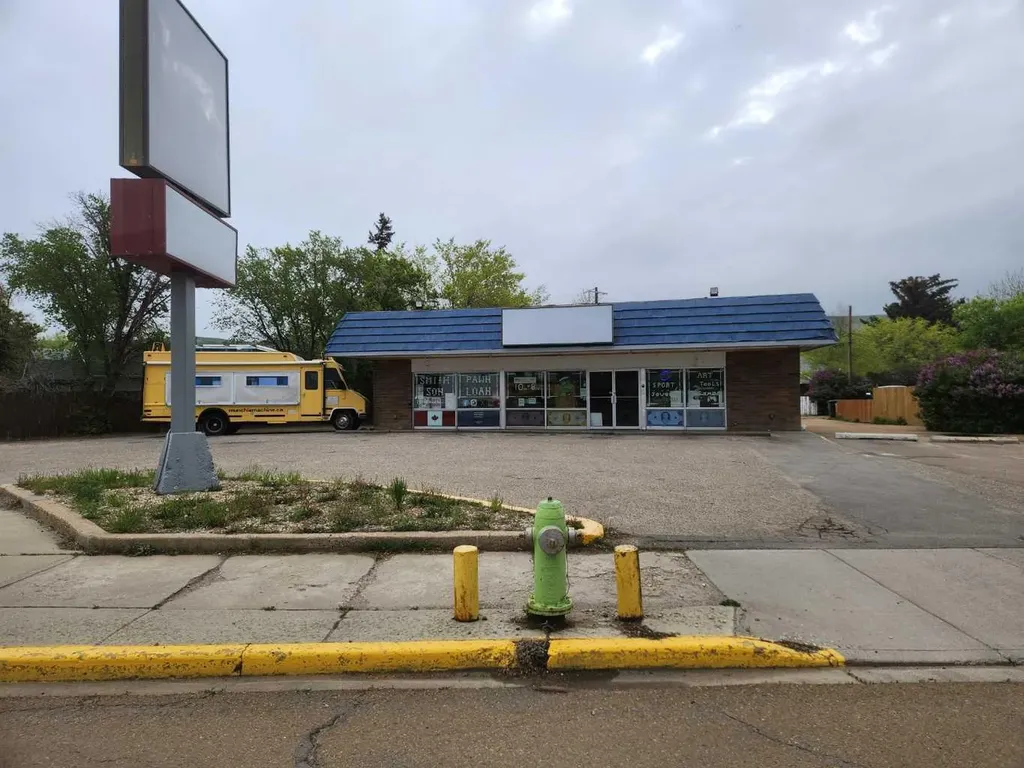 208 Railway Avenue E Drumheller AB T0J 0Y4